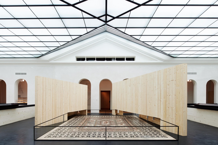 WEB low Hinschauen Poglejmo 001